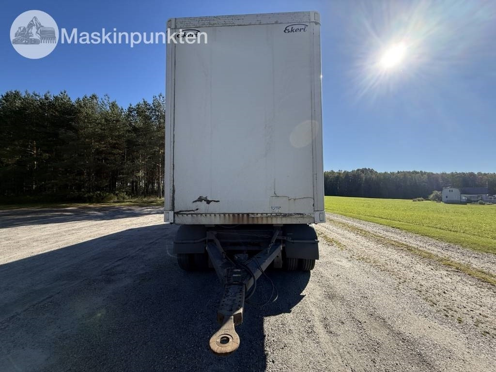 Ekeri L4 - Prikolica sa zatvorenim sandukom: slika Ekeri L4 - Prikolica sa zatvorenim sandukom Ekeri L4 - Prikolica sa zatvorenim sandukom: slika Ekeri L4 - Prikolica sa zatvorenim sandukom