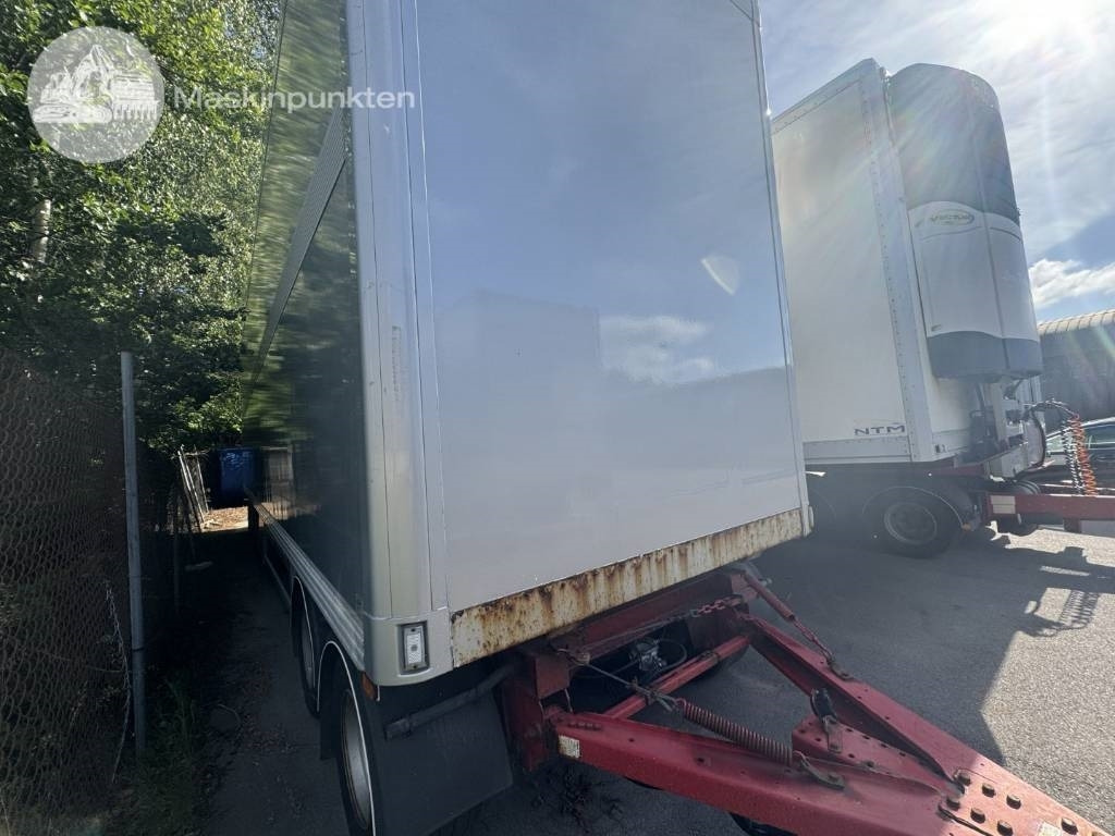 Ekeri L5 - Prikolica sa zatvorenim sandukom: slika Ekeri L5 - Prikolica sa zatvorenim sandukom Ekeri L5 - Prikolica sa zatvorenim sandukom: slika Ekeri L5 - Prikolica sa zatvorenim sandukom