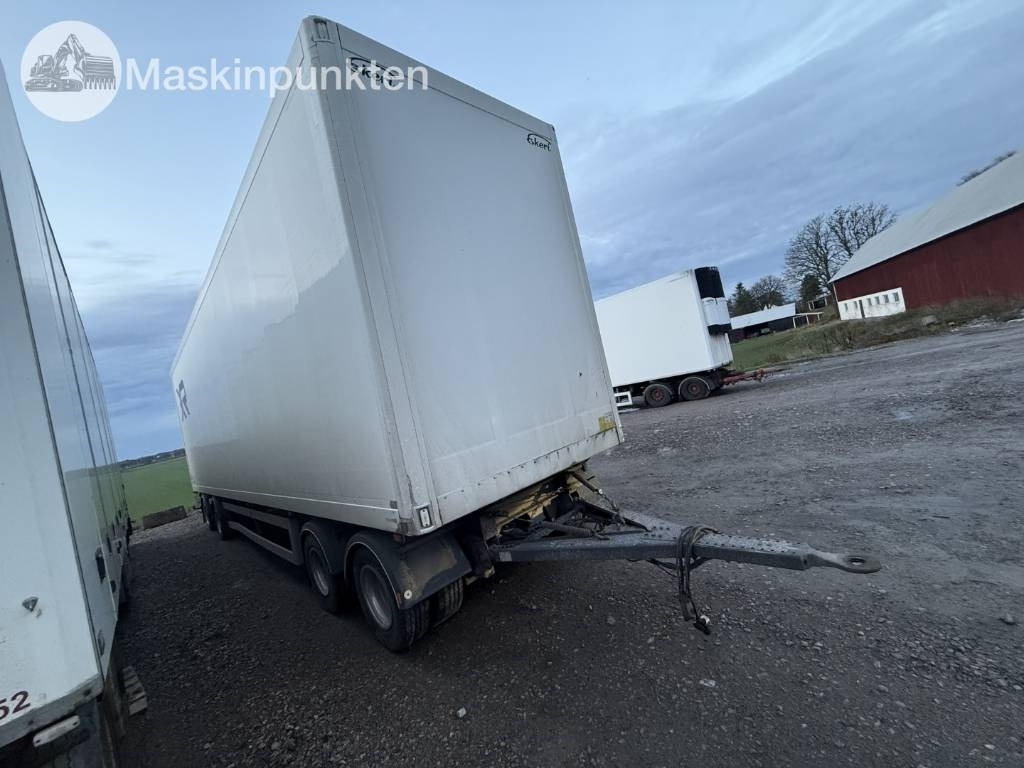 Ekeri S8-D - Prikolica sa zatvorenim sandukom: slika Ekeri S8-D - Prikolica sa zatvorenim sandukom Ekeri S8-D - Prikolica sa zatvorenim sandukom: slika Ekeri S8-D - Prikolica sa zatvorenim sandukom