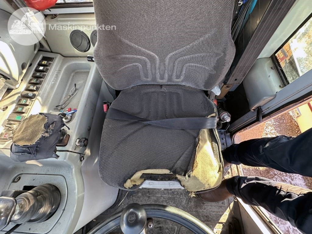 Utovarivač na kotačima Hyundai HL 730 TM-7: slika Utovarivač na kotačima Hyundai HL 730 TM-7 Utovarivač na kotačima Hyundai HL 730 TM-7: slika Utovarivač na kotačima Hyundai HL 730 TM-7