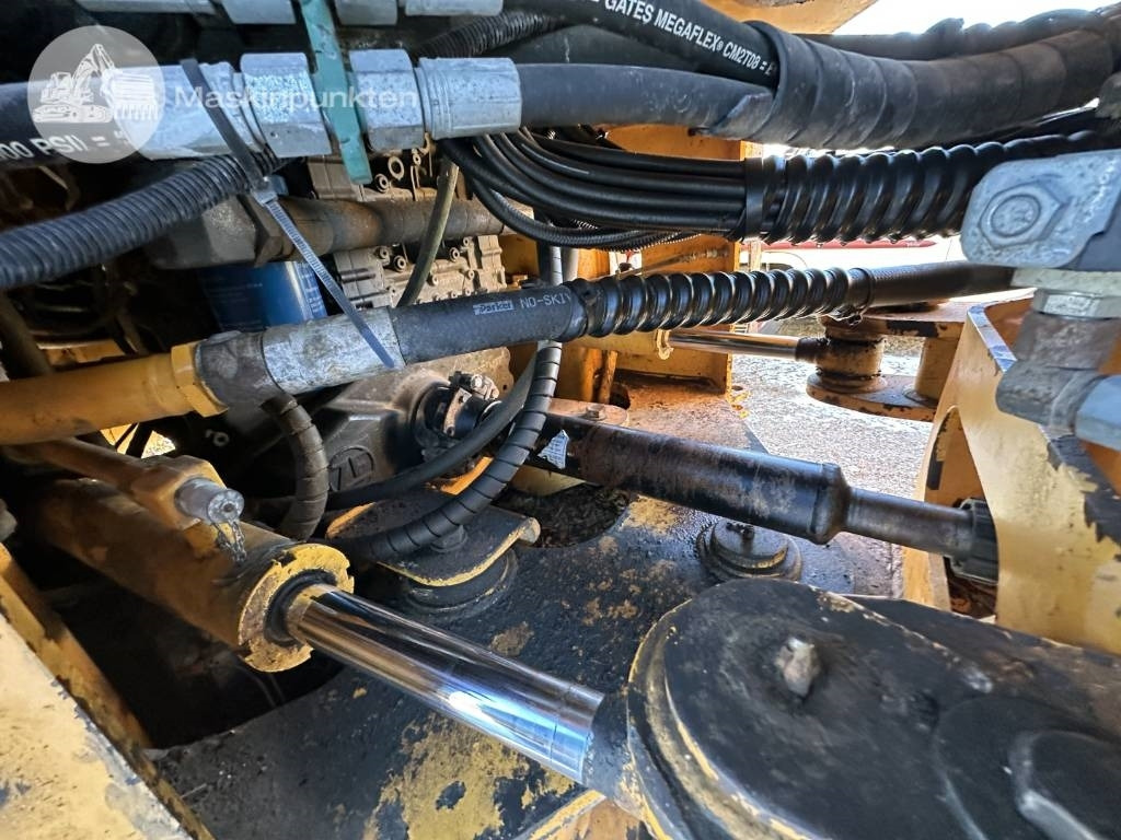 Utovarivač na kotačima Hyundai HL 730 TM-7: slika Utovarivač na kotačima Hyundai HL 730 TM-7 Utovarivač na kotačima Hyundai HL 730 TM-7: slika Utovarivač na kotačima Hyundai HL 730 TM-7