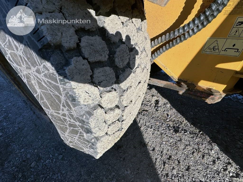 Utovarivač na kotačima Hyundai HL 730 TM-7: slika Utovarivač na kotačima Hyundai HL 730 TM-7 Utovarivač na kotačima Hyundai HL 730 TM-7: slika Utovarivač na kotačima Hyundai HL 730 TM-7