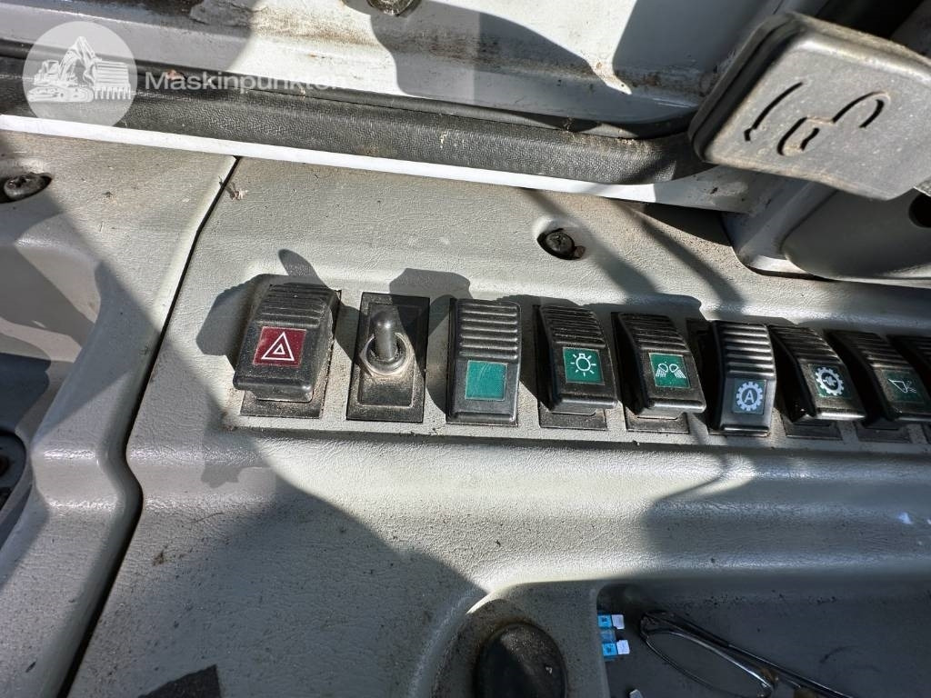 Utovarivač na kotačima Hyundai HL 730 TM-7: slika Utovarivač na kotačima Hyundai HL 730 TM-7 Utovarivač na kotačima Hyundai HL 730 TM-7: slika Utovarivač na kotačima Hyundai HL 730 TM-7