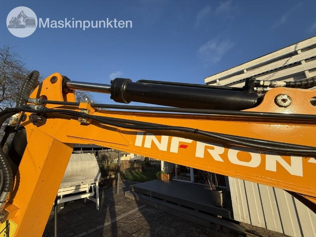 Mini bager Infront Minigrävare: slika Mini bager Infront Minigrävare