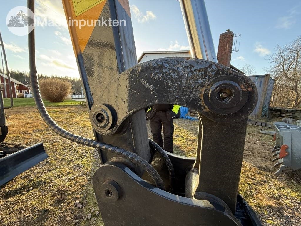 Mini bager Infront Minigrävare: slika Mini bager Infront Minigrävare