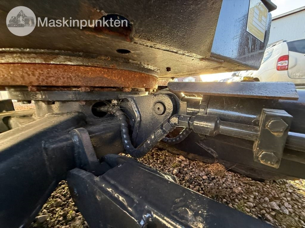 Mini bager Infront Minigrävare: slika Mini bager Infront Minigrävare