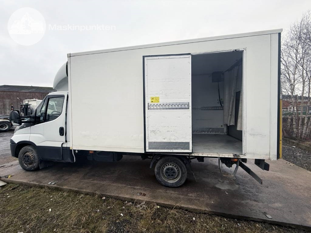 Iveco Daily 35 S16 - Dostavno vozilo hladnjača: slika Iveco Daily 35 S16 - Dostavno vozilo hladnjača Iveco Daily 35 S16 - Dostavno vozilo hladnjača: slika Iveco Daily 35 S16 - Dostavno vozilo hladnjača