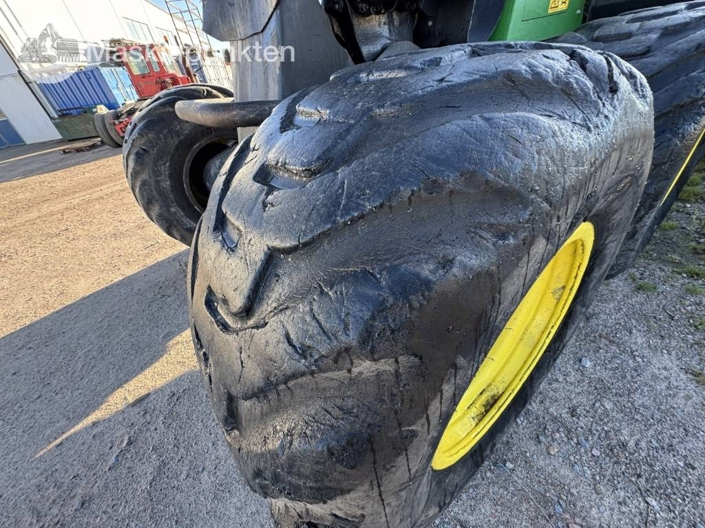 John Deere 1270 E - Kombajn za šumarstvo: slika John Deere 1270 E - Kombajn za šumarstvo John Deere 1270 E - Kombajn za šumarstvo: slika John Deere 1270 E - Kombajn za šumarstvo