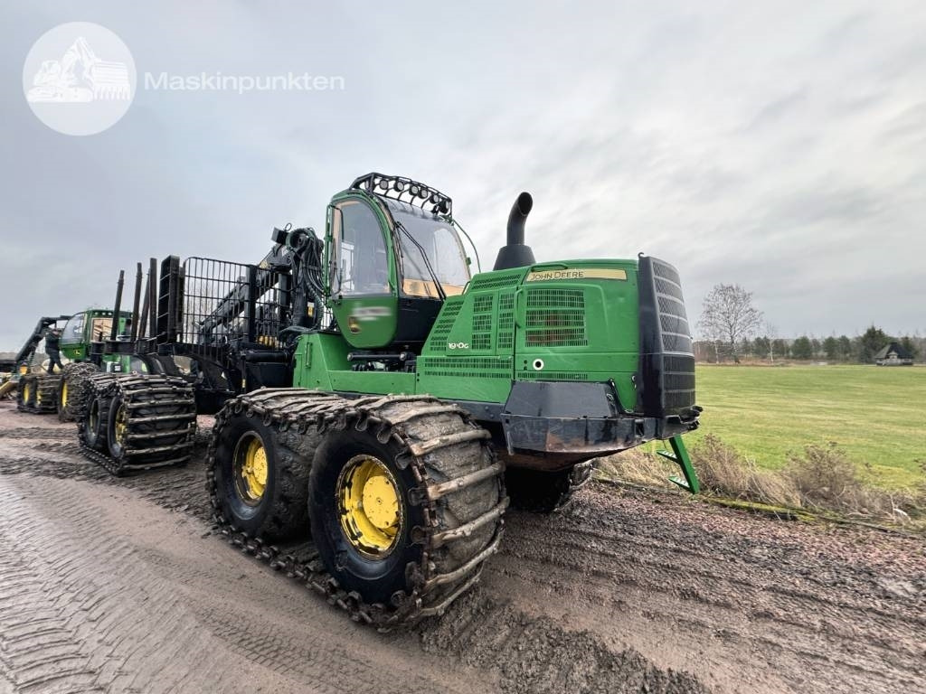 John Deere 1910 G - Forvarder: slika John Deere 1910 G - Forvarder John Deere 1910 G - Forvarder: slika John Deere 1910 G - Forvarder