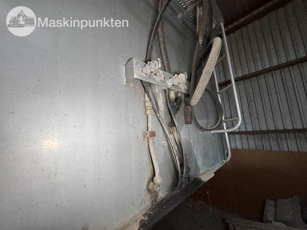 Knapen KOWF 390 - Poluprikolica s pokretnim podom: slika Knapen KOWF 390 - Poluprikolica s pokretnim podom Knapen KOWF 390 - Poluprikolica s pokretnim podom: slika Knapen KOWF 390 - Poluprikolica s pokretnim podom