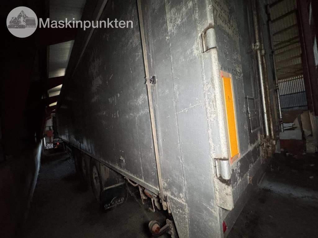 Knapen KOWF 390 - Poluprikolica s pokretnim podom: slika Knapen KOWF 390 - Poluprikolica s pokretnim podom Knapen KOWF 390 - Poluprikolica s pokretnim podom: slika Knapen KOWF 390 - Poluprikolica s pokretnim podom