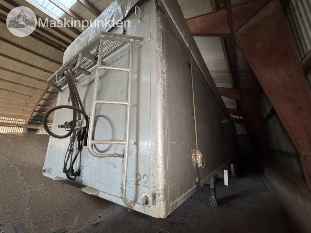 Knapen KOWF 390 - Poluprikolica s pokretnim podom: slika Knapen KOWF 390 - Poluprikolica s pokretnim podom Knapen KOWF 390 - Poluprikolica s pokretnim podom: slika Knapen KOWF 390 - Poluprikolica s pokretnim podom