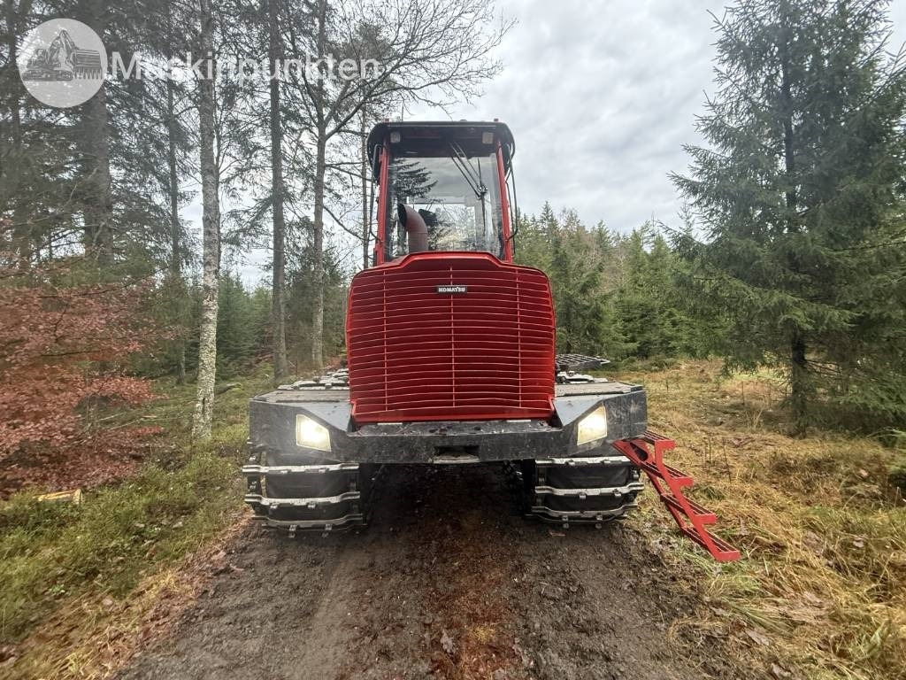 Komatsu 835 - Forvarder: slika Komatsu 835 - Forvarder Komatsu 835 - Forvarder: slika Komatsu 835 - Forvarder