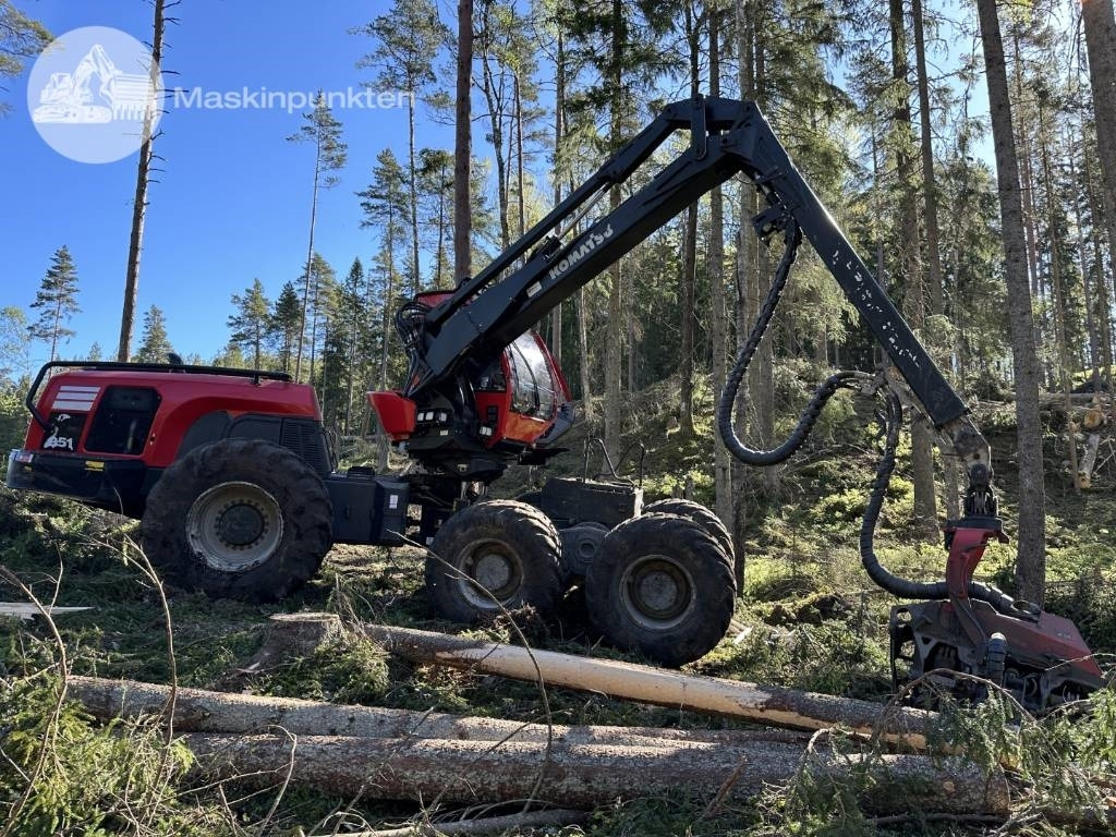 Komatsu 951 - Kombajn za šumarstvo: slika Komatsu 951 - Kombajn za šumarstvo Komatsu 951 - Kombajn za šumarstvo: slika Komatsu 951 - Kombajn za šumarstvo