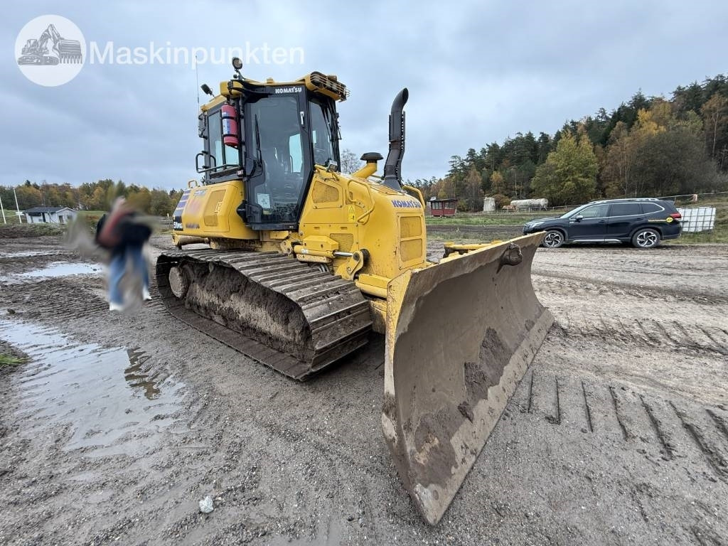 Komatsu D 51 Pxi-24EO - Buldožer: slika Komatsu D 51 Pxi-24EO - Buldožer Komatsu D 51 Pxi-24EO - Buldožer: slika Komatsu D 51 Pxi-24EO - Buldožer
