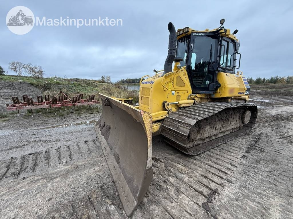 Komatsu D 51 Pxi-24EO - Buldožer: slika Komatsu D 51 Pxi-24EO - Buldožer Komatsu D 51 Pxi-24EO - Buldožer: slika Komatsu D 51 Pxi-24EO - Buldožer