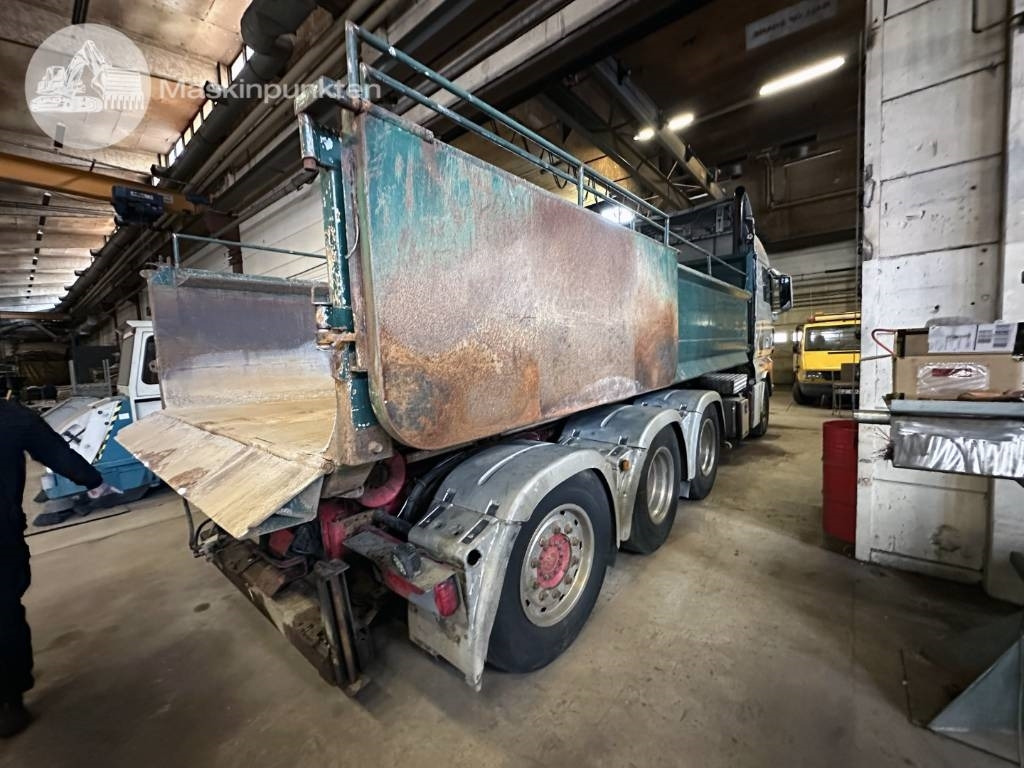 MAN TGX 35.540 - Kamion s kukastom dizalicom: slika MAN TGX 35.540 - Kamion s kukastom dizalicom MAN TGX 35.540 - Kamion s kukastom dizalicom: slika MAN TGX 35.540 - Kamion s kukastom dizalicom