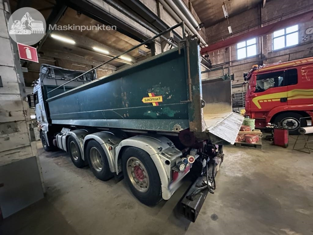 MAN TGX 35.540 - Kamion s kukastom dizalicom: slika MAN TGX 35.540 - Kamion s kukastom dizalicom MAN TGX 35.540 - Kamion s kukastom dizalicom: slika MAN TGX 35.540 - Kamion s kukastom dizalicom