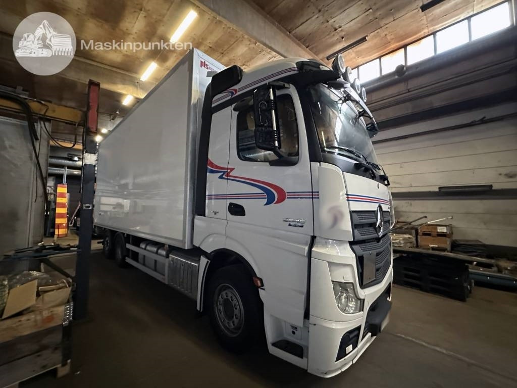 Mercedes-Benz Actros 2545 - Kamion sandučar: slika Mercedes-Benz Actros 2545 - Kamion sandučar Mercedes-Benz Actros 2545 - Kamion sandučar: slika Mercedes-Benz Actros 2545 - Kamion sandučar