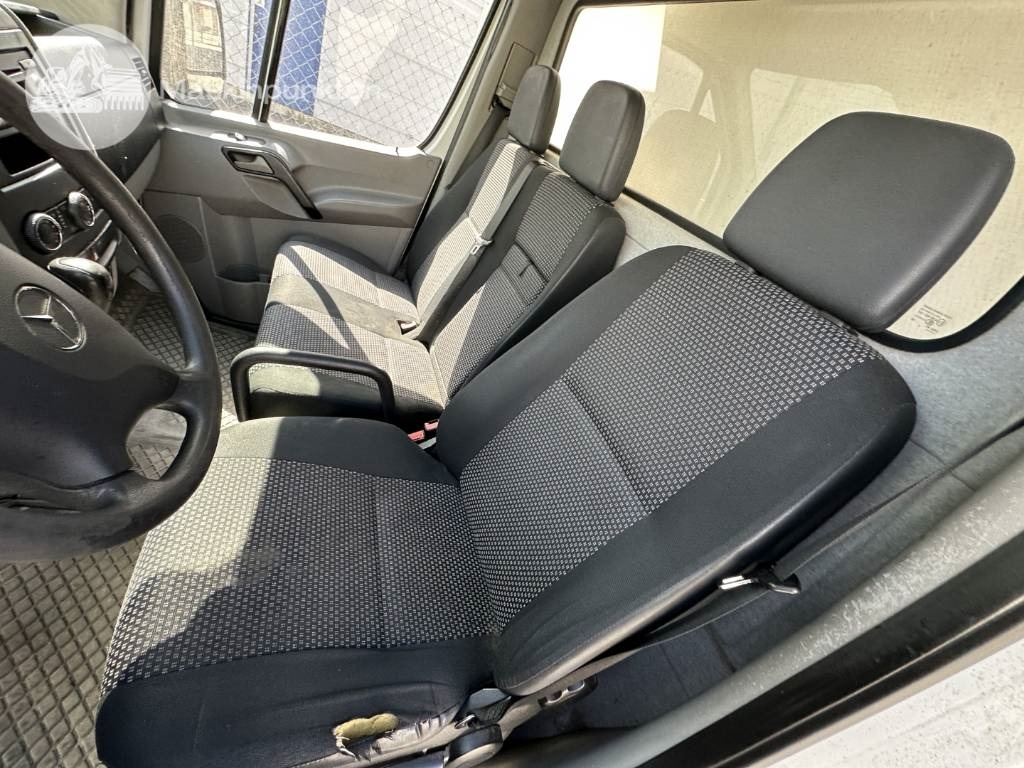 Dostavno vozilo sa zatvorenim sandukom Mercedes-Benz Sprinter 315 CDI: slika Dostavno vozilo sa zatvorenim sandukom Mercedes-Benz Sprinter 315 CDI