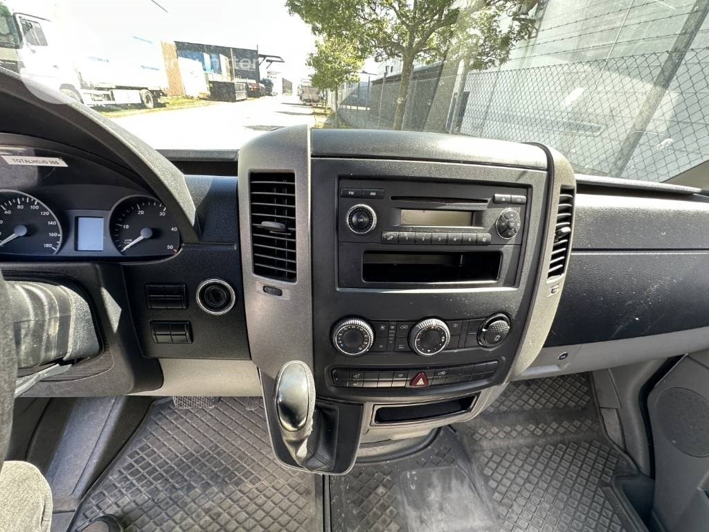 Dostavno vozilo sa zatvorenim sandukom Mercedes-Benz Sprinter 315 CDI: slika Dostavno vozilo sa zatvorenim sandukom Mercedes-Benz Sprinter 315 CDI