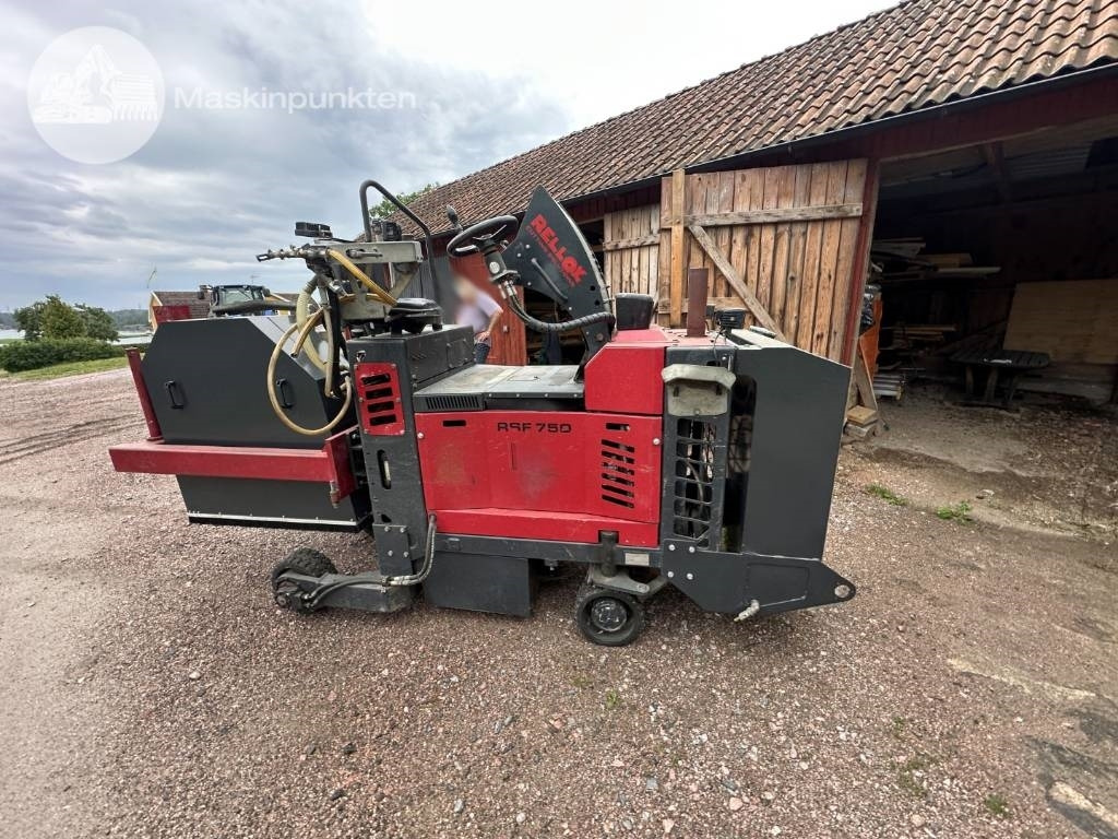 Rellock RSF 750 - Trenčer: slika Rellock RSF 750 - Trenčer Rellock RSF 750 - Trenčer: slika Rellock RSF 750 - Trenčer