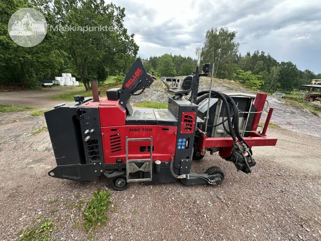 Rellock RSF 750 - Trenčer: slika Rellock RSF 750 - Trenčer Rellock RSF 750 - Trenčer: slika Rellock RSF 750 - Trenčer