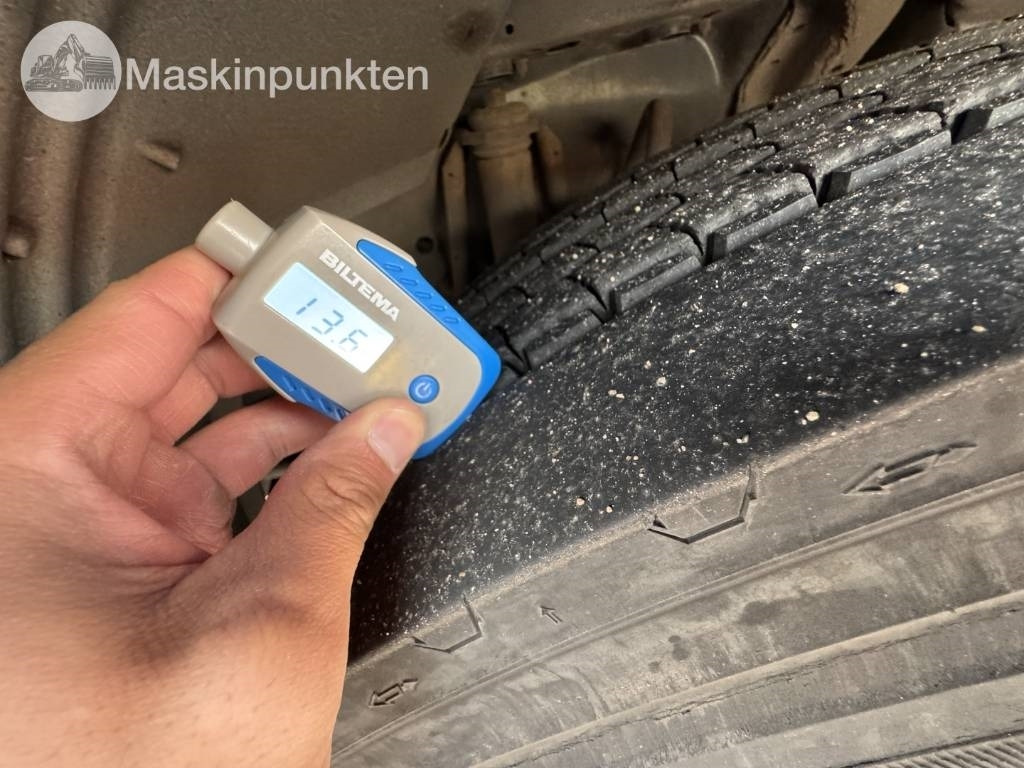 Scania P 320 - Kamion sandučar: slika Scania P 320 - Kamion sandučar Scania P 320 - Kamion sandučar: slika Scania P 320 - Kamion sandučar