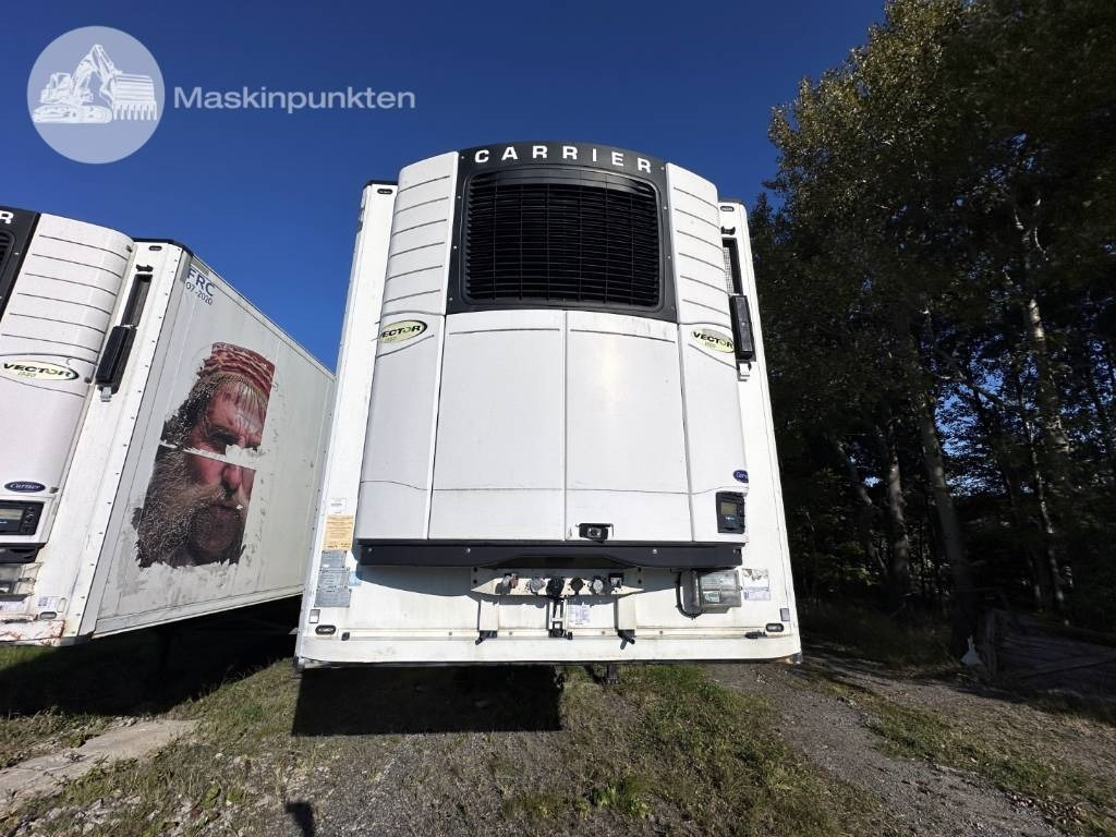 Schmitz Cargobull SKO 24 - Poluprikolica hladnjača: slika Schmitz Cargobull SKO 24 - Poluprikolica hladnjača Schmitz Cargobull SKO 24 - Poluprikolica hladnjača: slika Schmitz Cargobull SKO 24 - Poluprikolica hladnjača