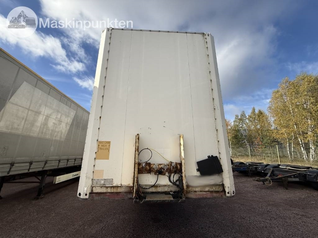 Schmitz SKO 24 - Poluprikolica sa zatvorenim sandukom: slika Schmitz SKO 24 - Poluprikolica sa zatvorenim sandukom Schmitz SKO 24 - Poluprikolica sa zatvorenim sandukom: slika Schmitz SKO 24 - Poluprikolica sa zatvorenim sandukom