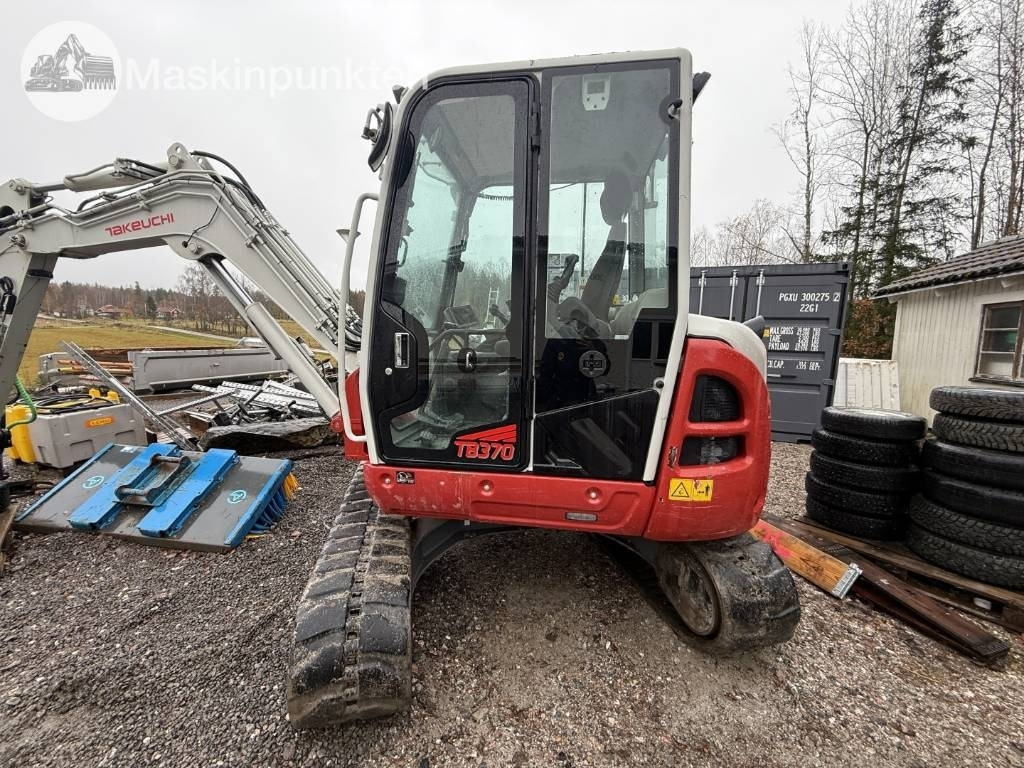 Takeuchi TB 370 - Bager gusjeničar: slika Takeuchi TB 370 - Bager gusjeničar Takeuchi TB 370 - Bager gusjeničar: slika Takeuchi TB 370 - Bager gusjeničar