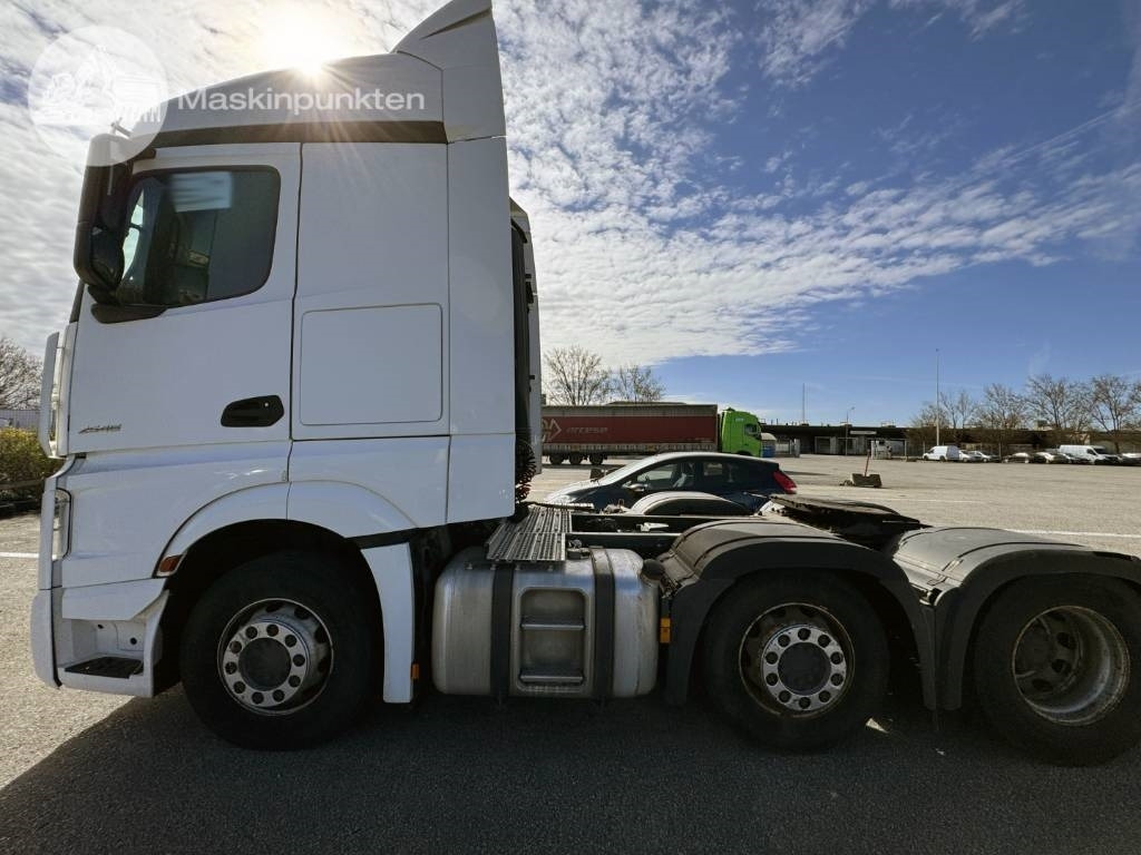 Mercedes-Benz Actros 2545 - Tegljač: slika Mercedes-Benz Actros 2545 - Tegljač Mercedes-Benz Actros 2545 - Tegljač: slika Mercedes-Benz Actros 2545 - Tegljač