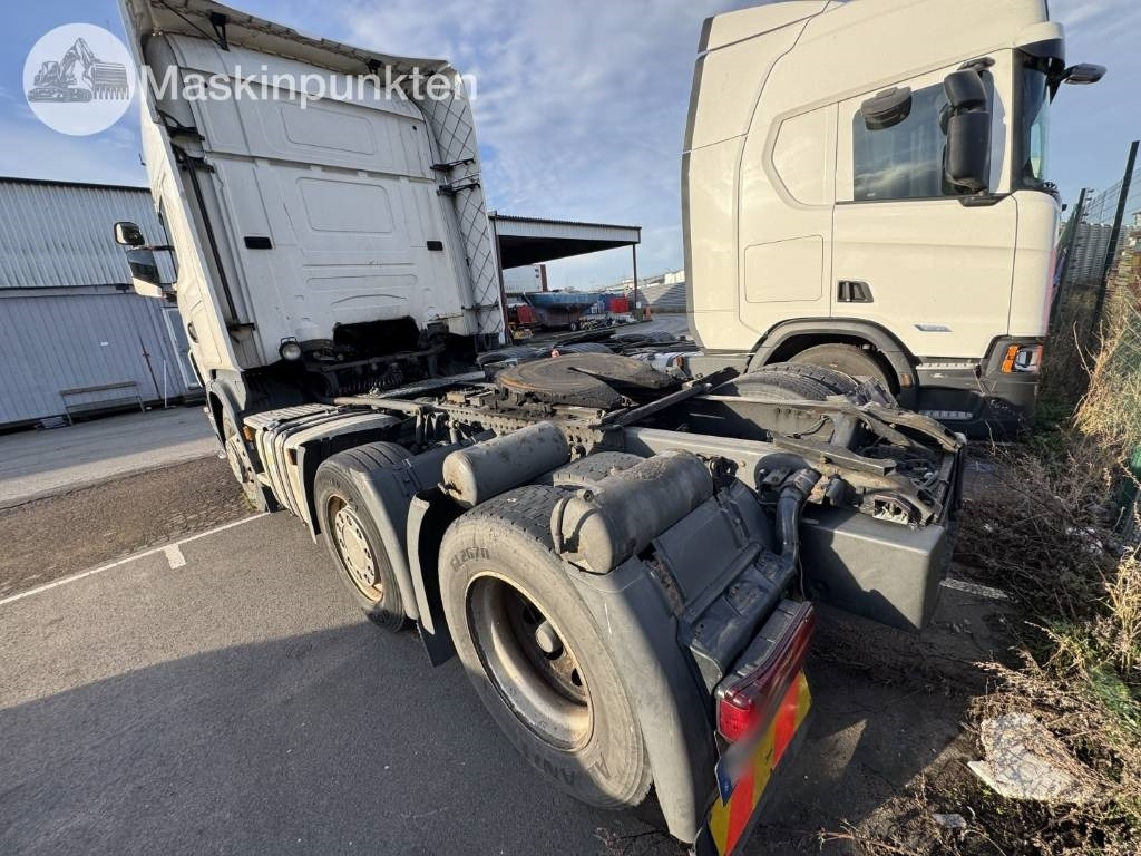 Scania R 440 - Tegljač: slika Scania R 440 - Tegljač Scania R 440 - Tegljač: slika Scania R 440 - Tegljač