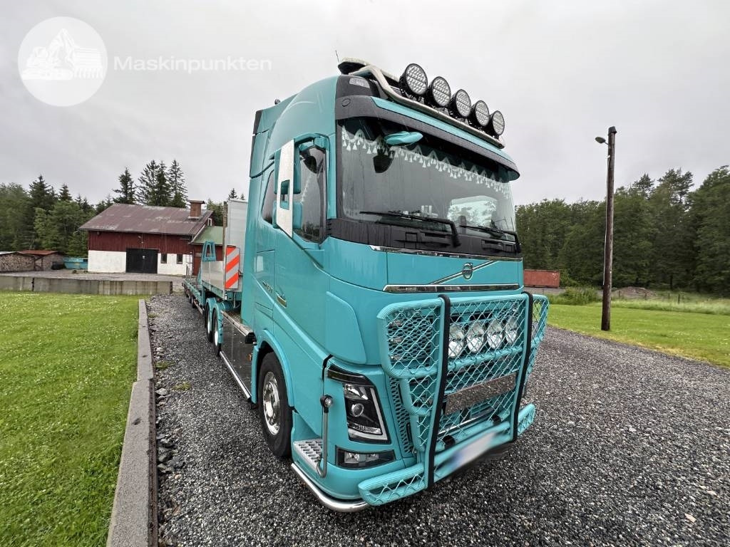 Volvo FH 650 Ekipage - Tegljač: slika Volvo FH 650 Ekipage - Tegljač Volvo FH 650 Ekipage - Tegljač: slika Volvo FH 650 Ekipage - Tegljač