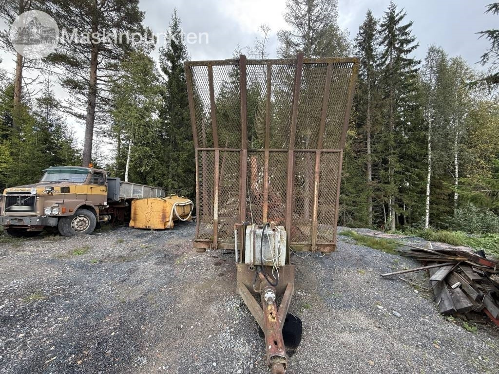 Traktorvagn med kran - Prikolica za poljoprivredna gospodarstva: slika Traktorvagn med kran - Prikolica za poljoprivredna gospodarstva Traktorvagn med kran - Prikolica za poljoprivredna gospodarstva: slika Traktorvagn med kran - Prikolica za poljoprivredna gospodarstva