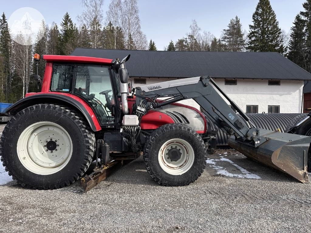 Valtra T 202 - Traktor: slika Valtra T 202 - Traktor Valtra T 202 - Traktor: slika Valtra T 202 - Traktor