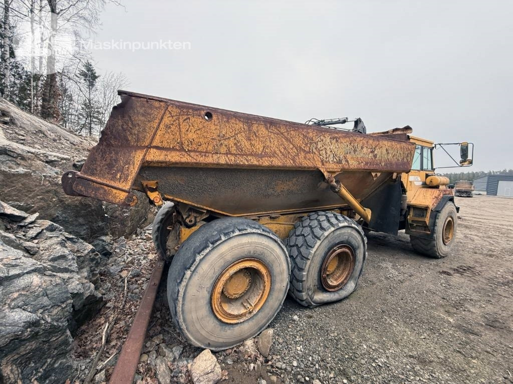 Volvo A 25 C - Zglobni istovarivač: slika Volvo A 25 C - Zglobni istovarivač Volvo A 25 C - Zglobni istovarivač: slika Volvo A 25 C - Zglobni istovarivač