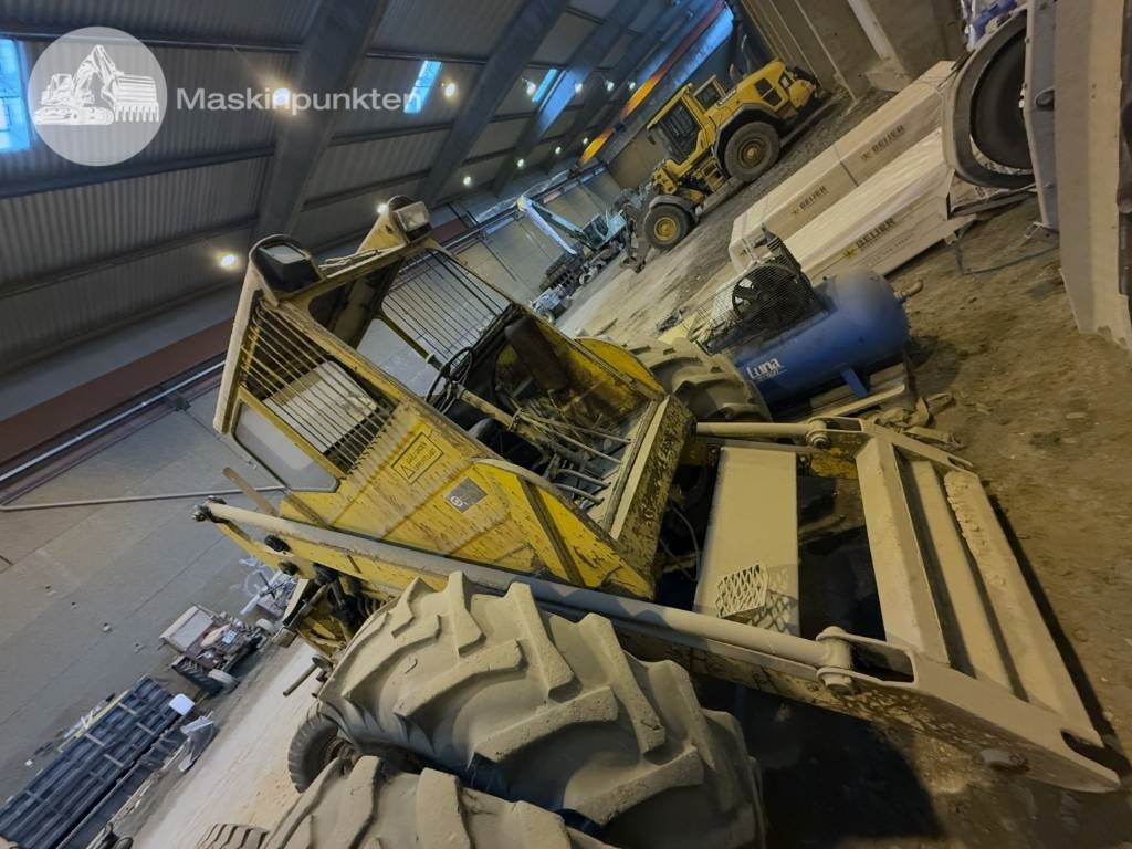 Volvo BM 218 - Utovarivač na kotačima: slika Volvo BM 218 - Utovarivač na kotačima Volvo BM 218 - Utovarivač na kotačima: slika Volvo BM 218 - Utovarivač na kotačima