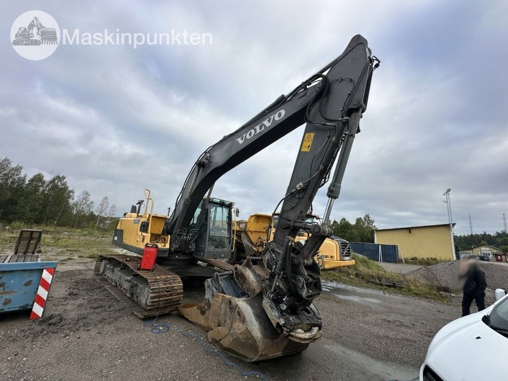 Volvo EC 220 DL - Bager gusjeničar: slika Volvo EC 220 DL - Bager gusjeničar Volvo EC 220 DL - Bager gusjeničar: slika Volvo EC 220 DL - Bager gusjeničar