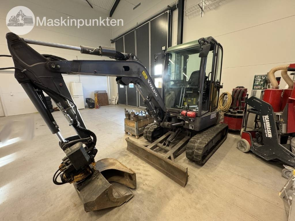 Volvo ECR 25 D - Mini bager: slika Volvo ECR 25 D - Mini bager Volvo ECR 25 D - Mini bager: slika Volvo ECR 25 D - Mini bager