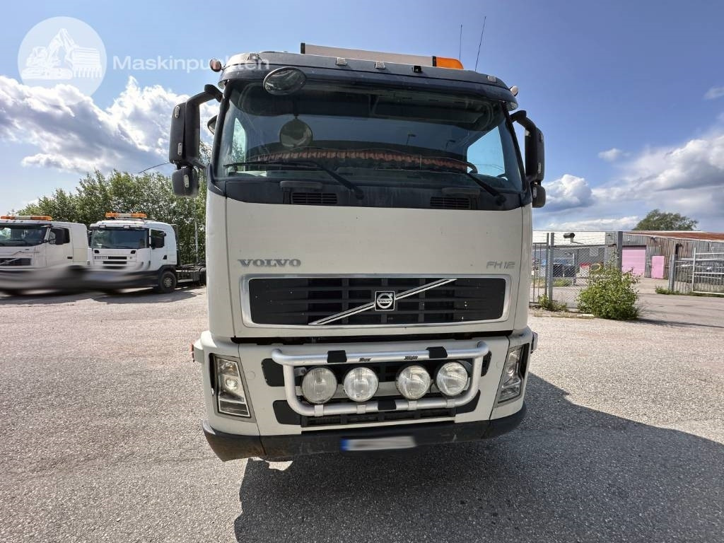 Volvo FH 12 460 CAMELEONT - Transporter kontejnera/ Kamion s izmjenjivim sanducima: slika Volvo FH 12 460 CAMELEONT - Transporter kontejnera/ Kamion s izmjenjivim sanducima Volvo FH 12 460 CAMELEONT - Transporter kontejnera/ Kamion s izmjenjivim sanducima: slika Volvo FH 12 460 CAMELEONT - Transporter kontejnera/ Kamion s izmjenjivim sanducima