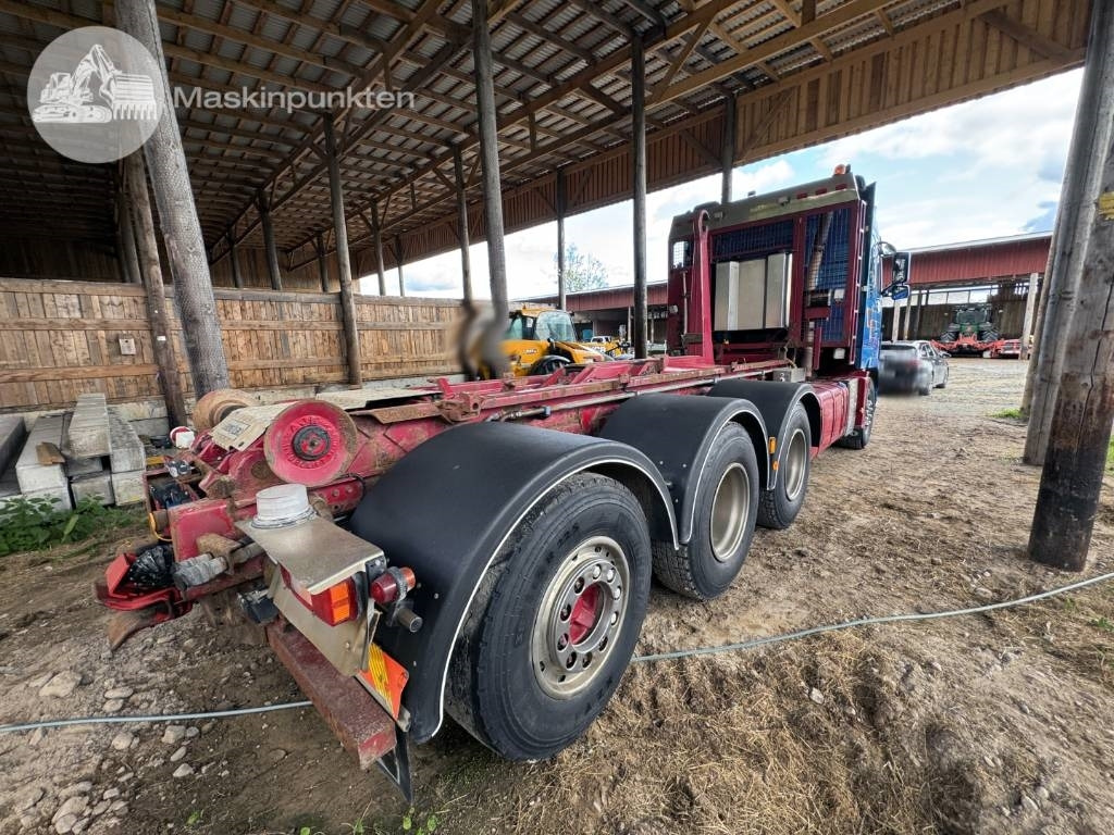 Volvo FH 16 550  - Kamion s kukastom dizalicom: slika Volvo FH 16 550  - Kamion s kukastom dizalicom Volvo FH 16 550  - Kamion s kukastom dizalicom: slika Volvo FH 16 550  - Kamion s kukastom dizalicom