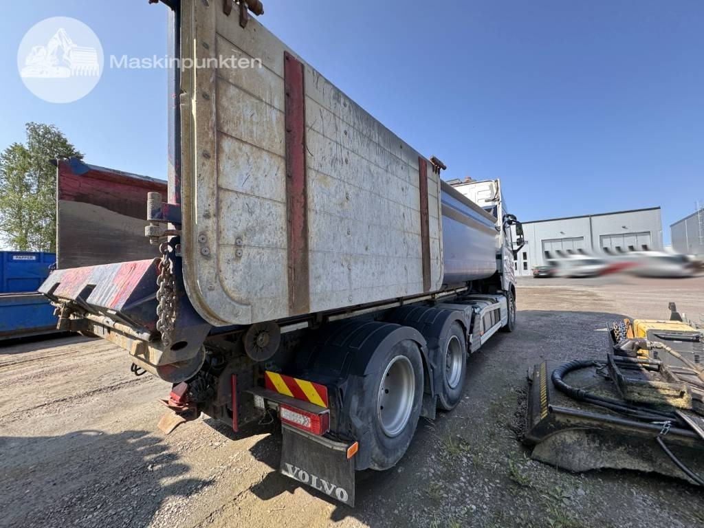 Volvo FH 16 750 - Kamion s kukastom dizalicom: slika Volvo FH 16 750 - Kamion s kukastom dizalicom Volvo FH 16 750 - Kamion s kukastom dizalicom: slika Volvo FH 16 750 - Kamion s kukastom dizalicom