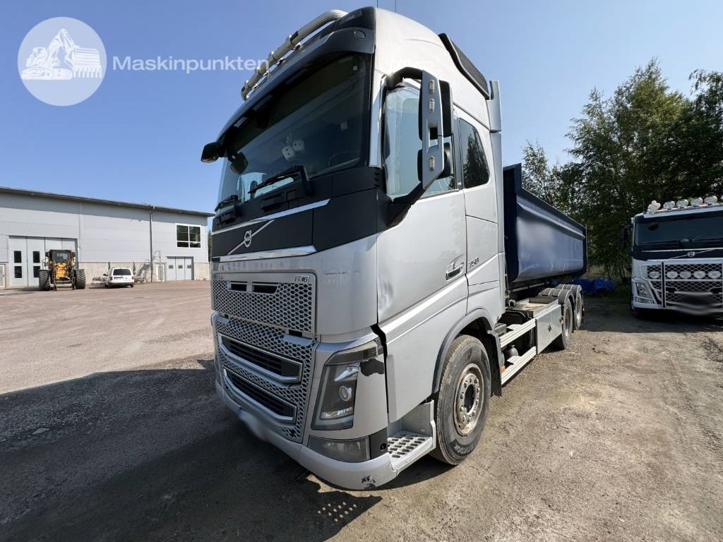 Volvo FH 16 750 - Kamion s kukastom dizalicom: slika Volvo FH 16 750 - Kamion s kukastom dizalicom Volvo FH 16 750 - Kamion s kukastom dizalicom: slika Volvo FH 16 750 - Kamion s kukastom dizalicom