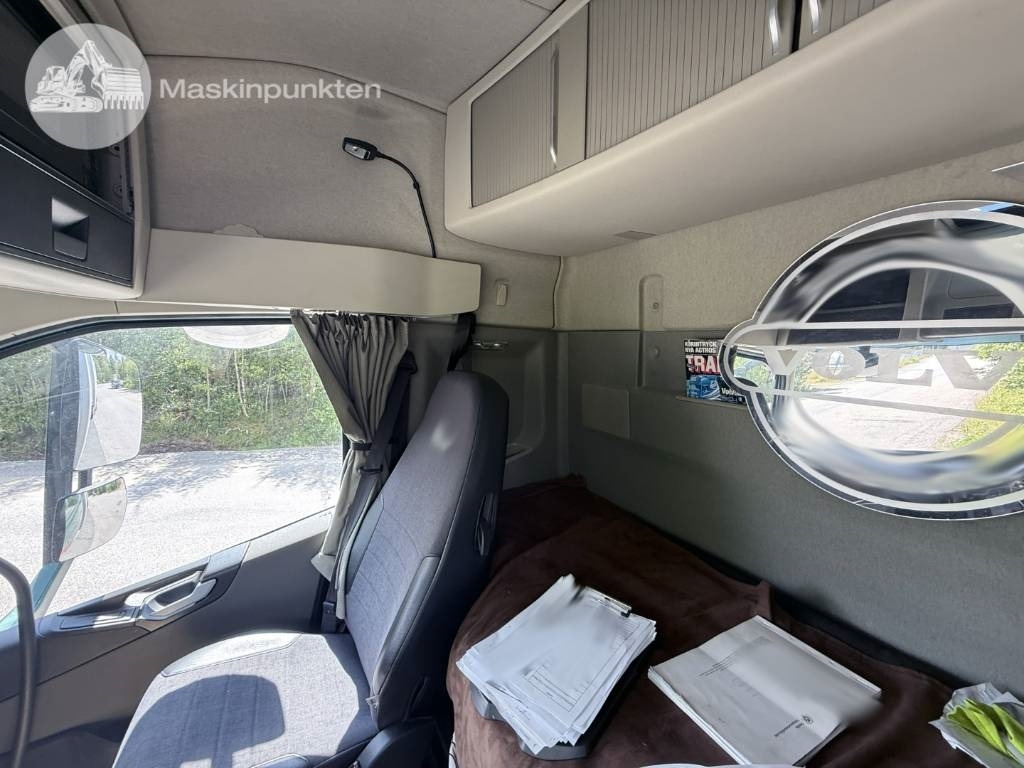 Kamion sandučar Volvo FH 470: slika Kamion sandučar Volvo FH 470