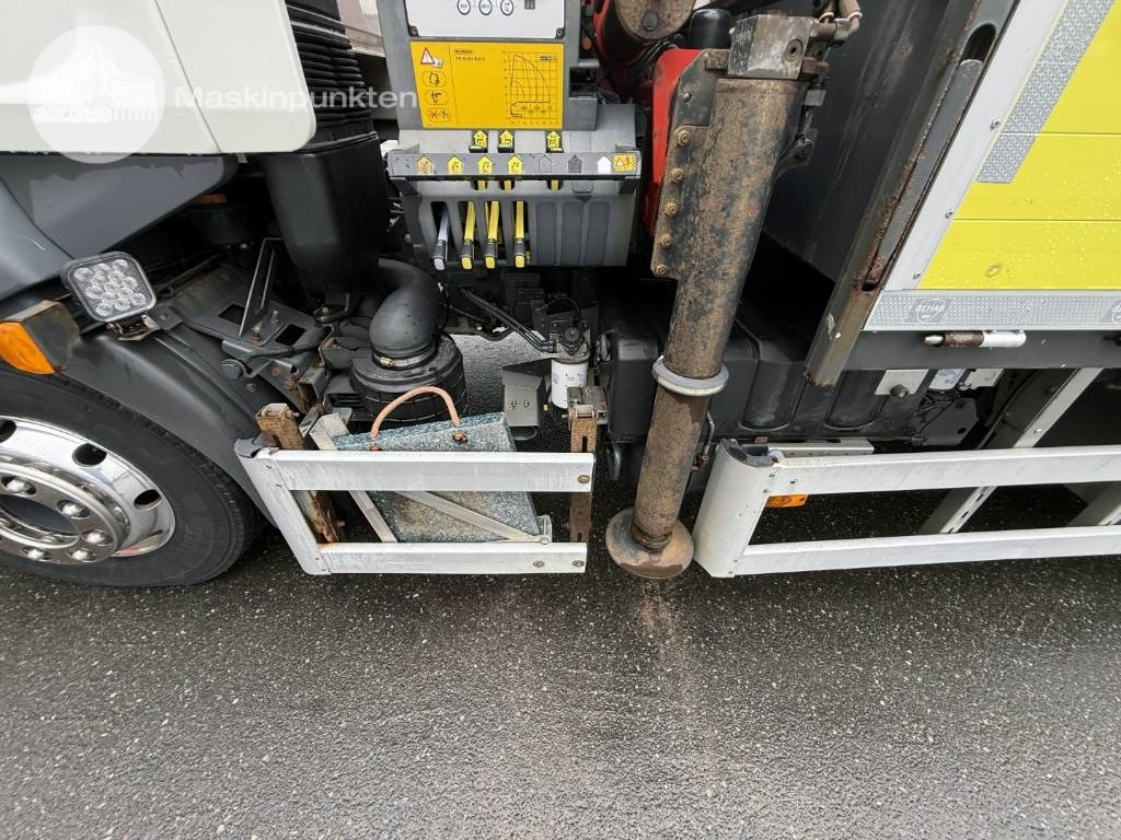 Kamion s kranom Volvo FL 260: slika Kamion s kranom Volvo FL 260