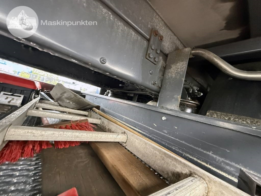 Kamion s kranom Volvo FL 260: slika Kamion s kranom Volvo FL 260