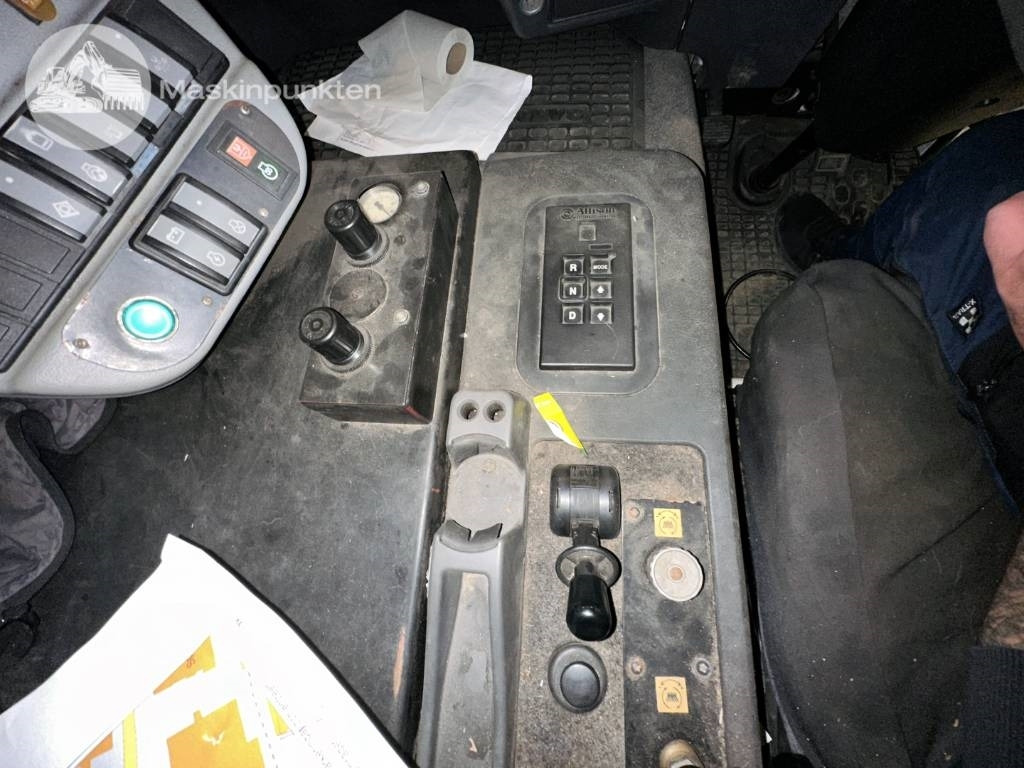 Kamion za odvoz smeća Volvo FL 618: slika Kamion za odvoz smeća Volvo FL 618 Kamion za odvoz smeća Volvo FL 618: slika Kamion za odvoz smeća Volvo FL 618