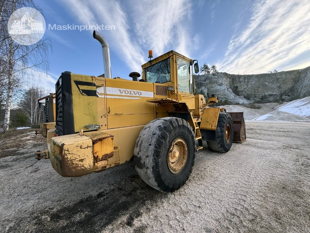 Volvo L 120 C - Utovarivač na kotačima: slika Volvo L 120 C - Utovarivač na kotačima Volvo L 120 C - Utovarivač na kotačima: slika Volvo L 120 C - Utovarivač na kotačima