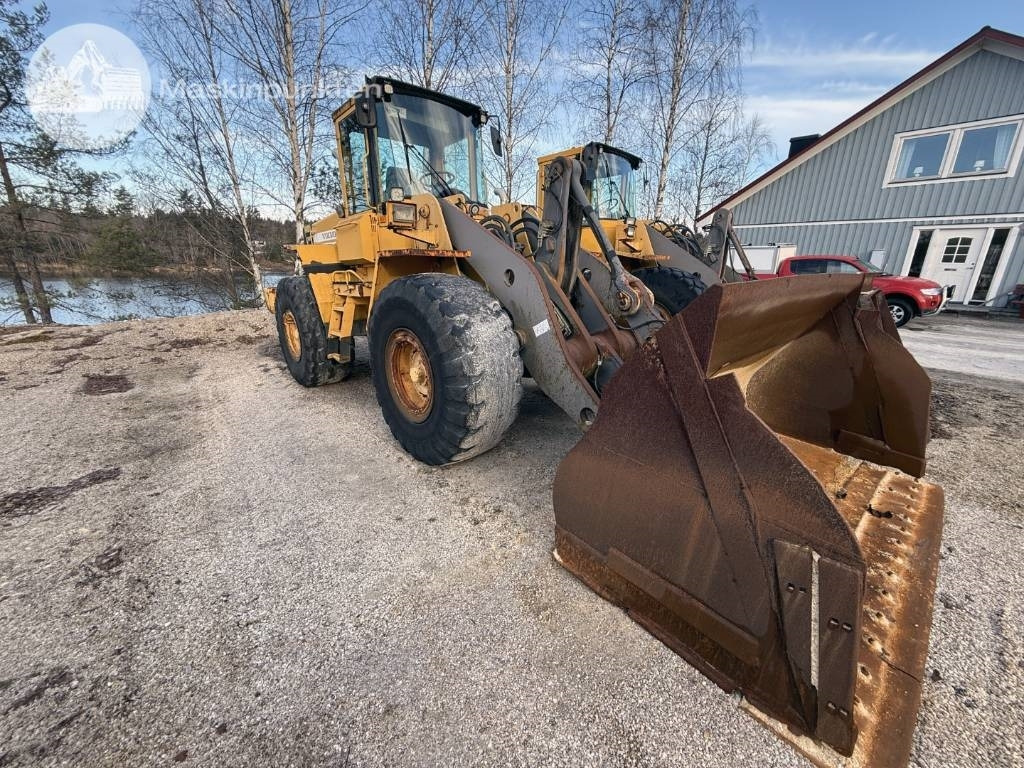 Volvo L 120 C - Utovarivač na kotačima: slika Volvo L 120 C - Utovarivač na kotačima Volvo L 120 C - Utovarivač na kotačima: slika Volvo L 120 C - Utovarivač na kotačima